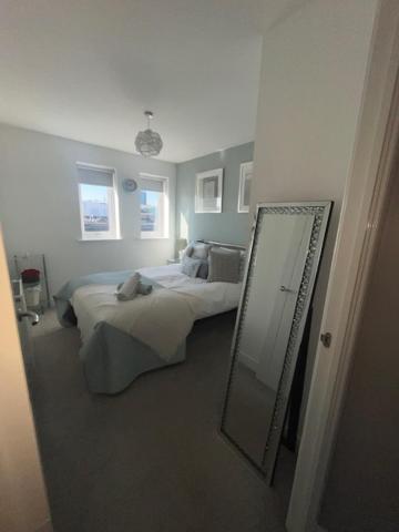 The Serlio Baroque Court Apartment Newport  Extérieur photo